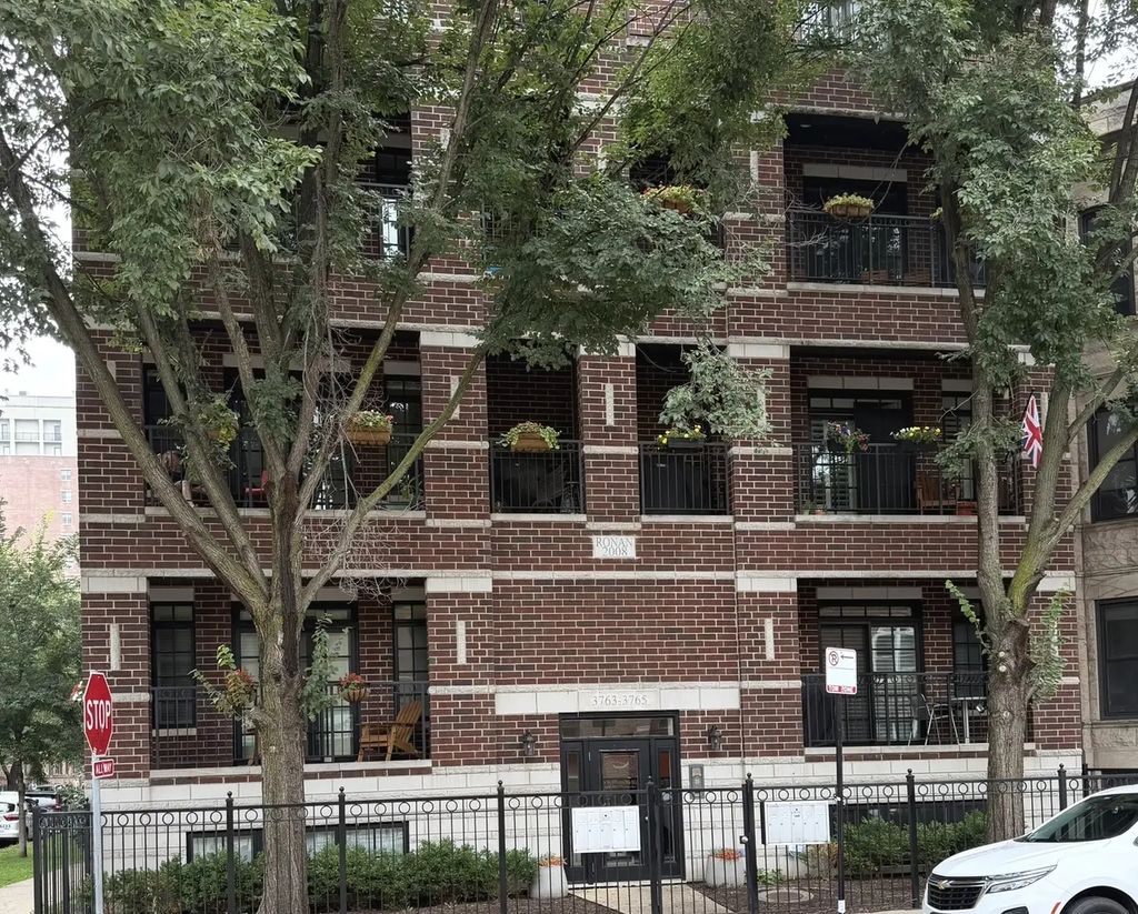 3763 N Wilton Avenue Gs, Chicago