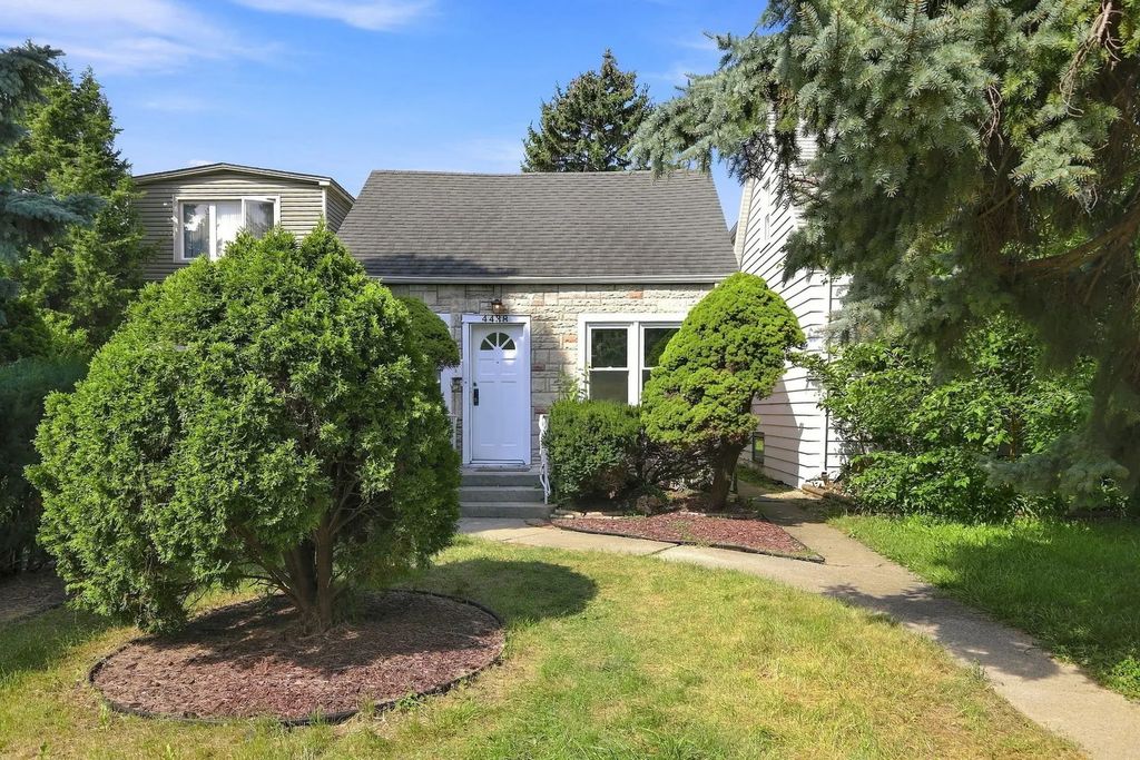 4438 N Narragansett Avenue, Harwood Heights