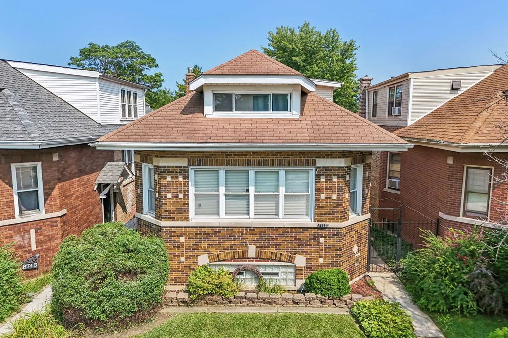 8745 S Sangamon Street, Chicago