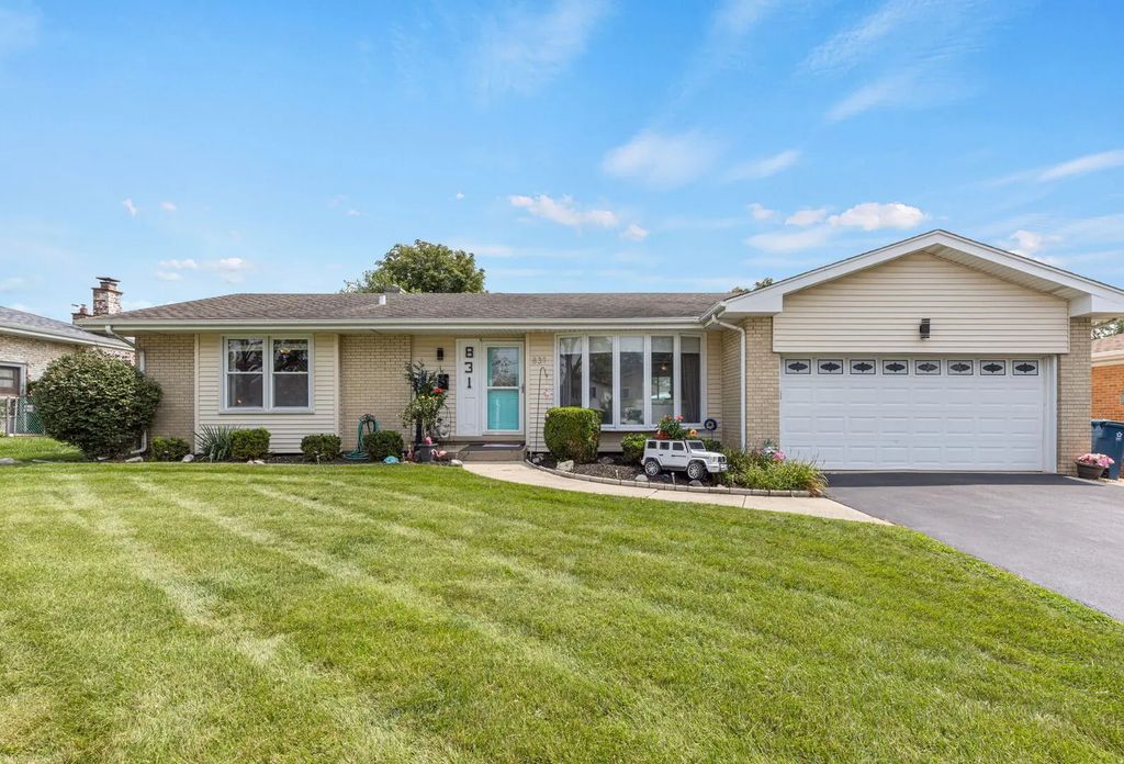 831 N Lombard Road, Addison
