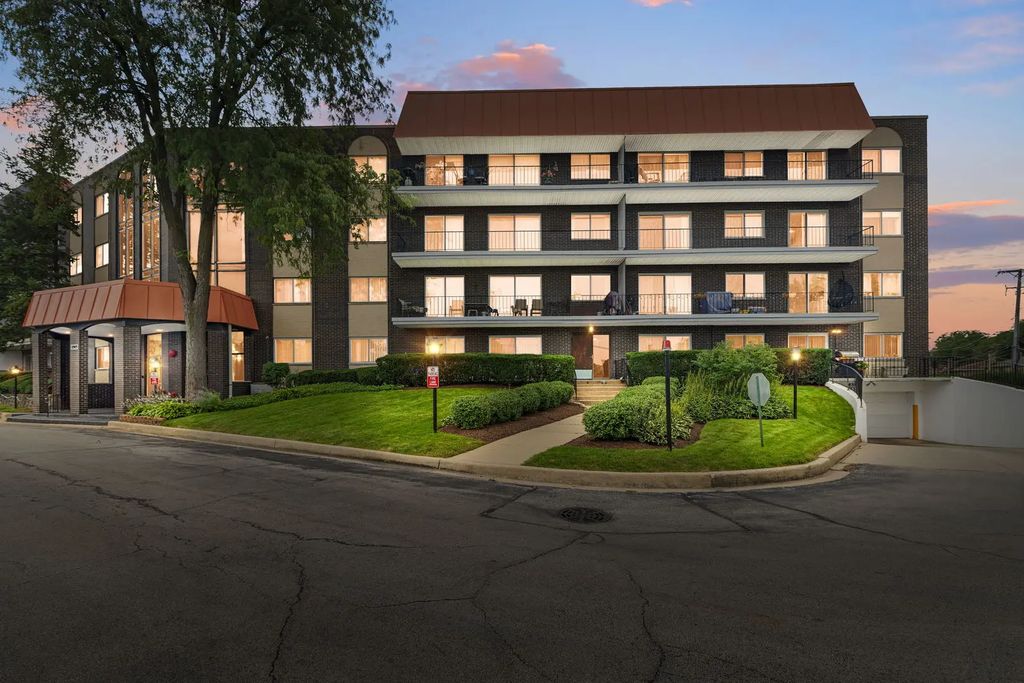 4949 Golf Road 310, Skokie, 60077