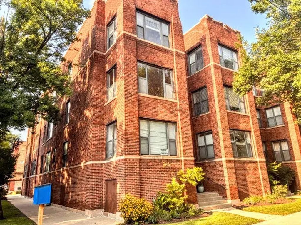 2458 W Eastwood Avenue 2, Chicago, 60625