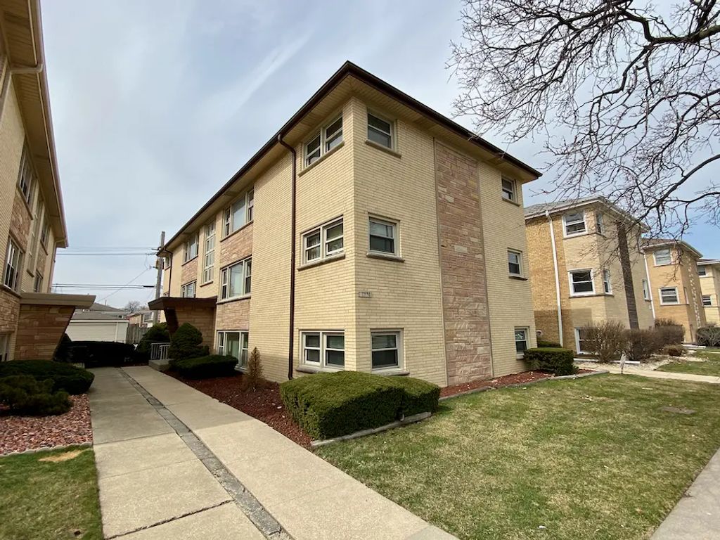 7330 N Harlem Avenue 1e, Chicago