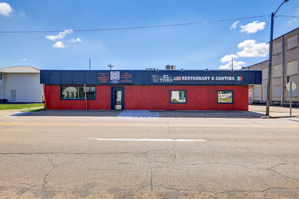 701-703 N 2nd Street, Clinton