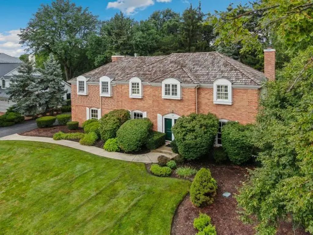 59 Sheffield Lane, Oak Brook