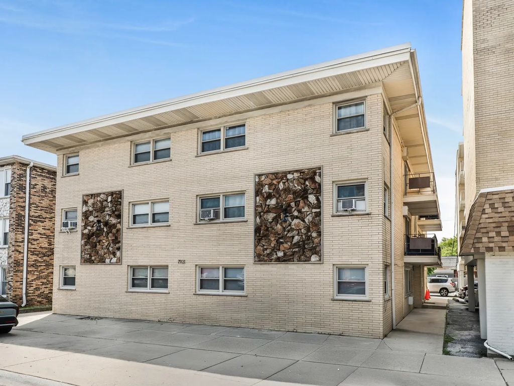 7921 W Grand Avenue 3c, Elmwood Park