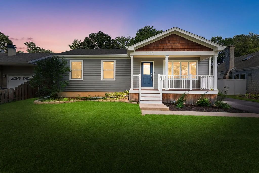 1113 S Gables Boulevard, Wheaton