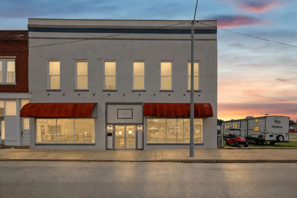 325 S Locust Street, Centralia