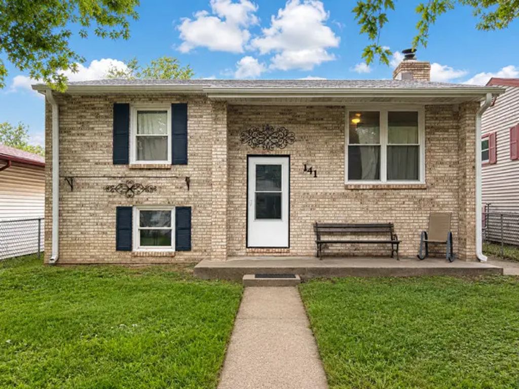 141 S Jefferson Avenue, Bradley