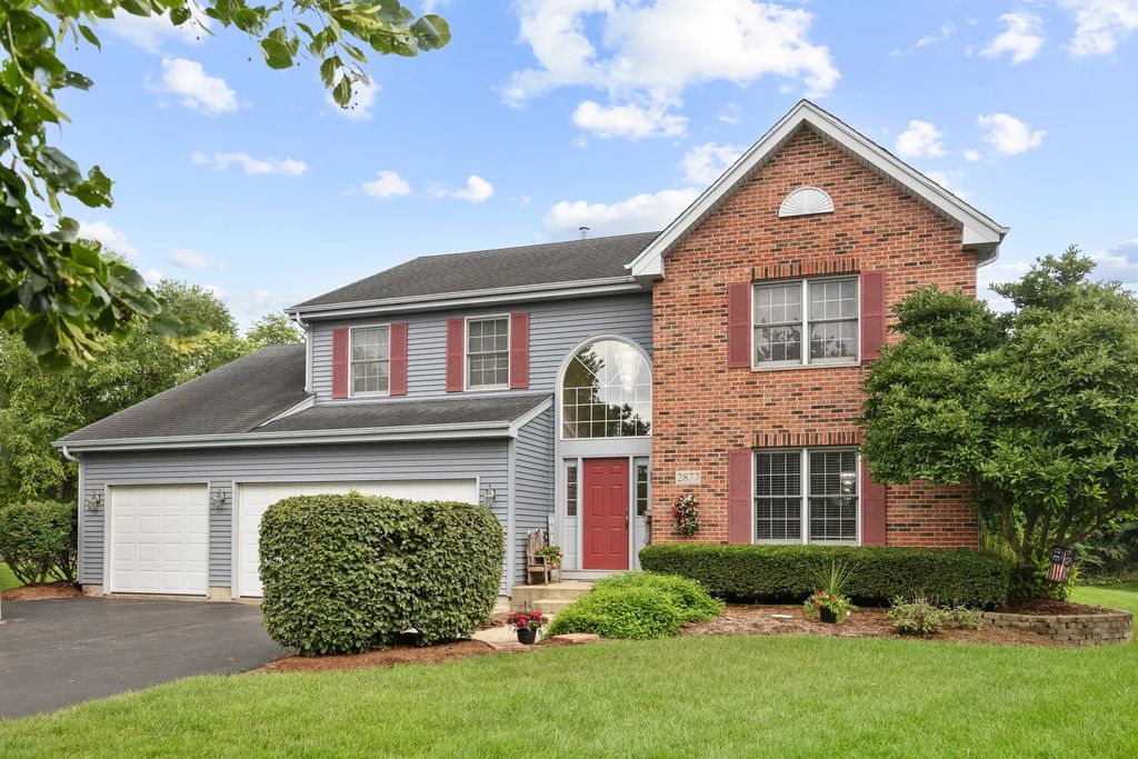 2877 Sarah Court, Elgin