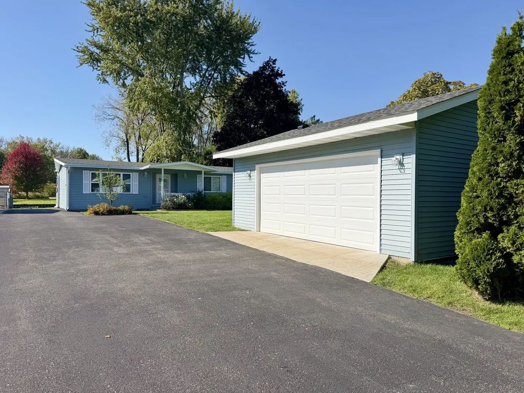 614 Livingston Street, McHenry