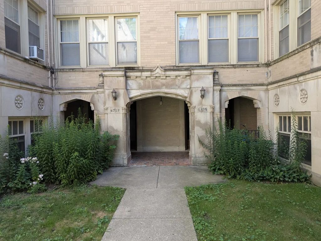 6703 N Greenview Avenue 3c, Chicago