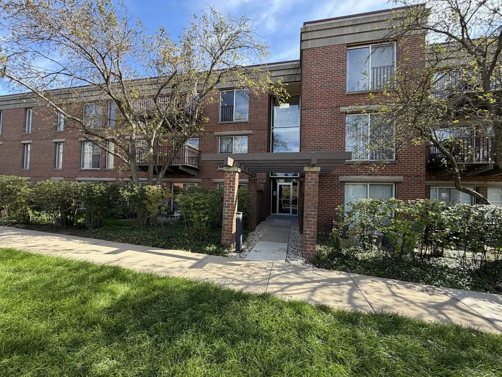 422 Kelburn Road 325, Deerfield
