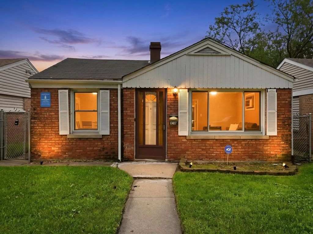 13437 S Green Bay Avenue, Chicago, 60633
