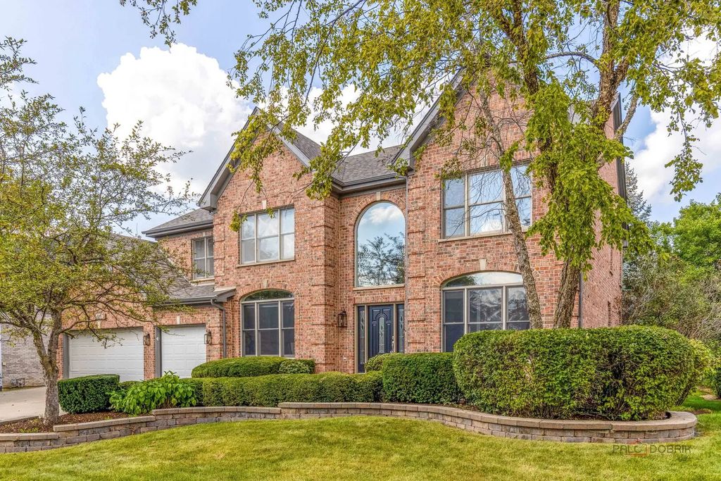 818 W Lukas Avenue, Palatine