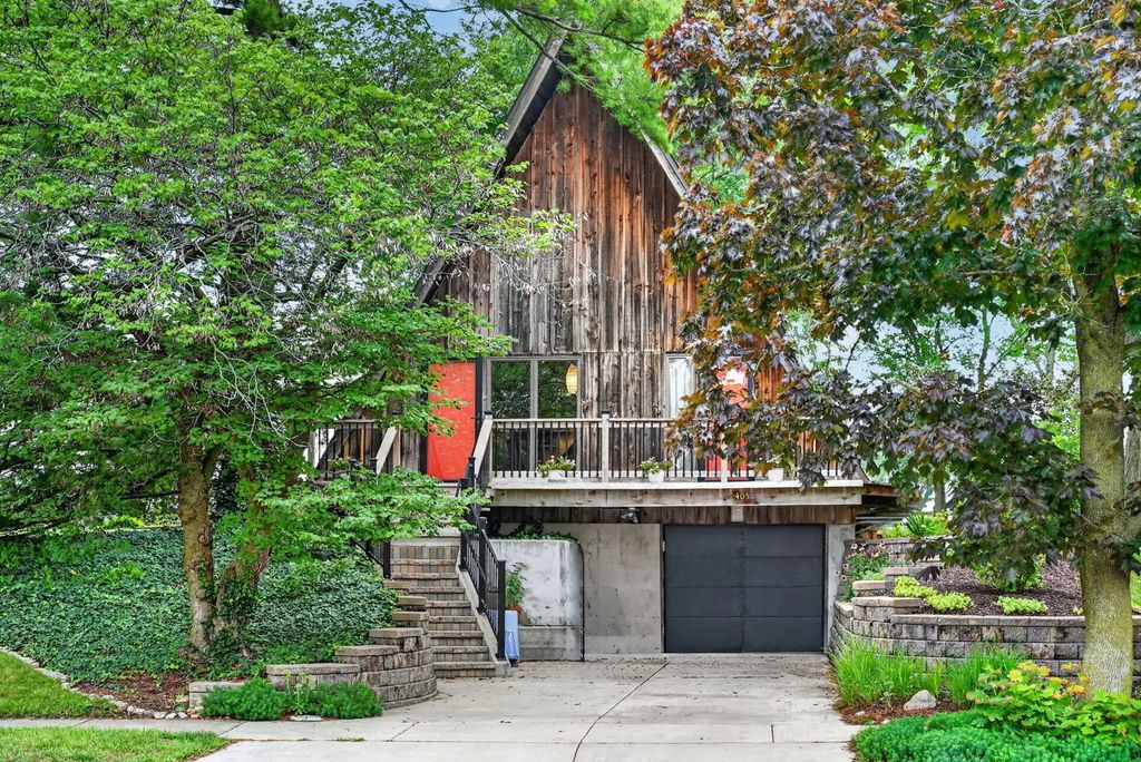 405 Fairmont Drive, DeKalb