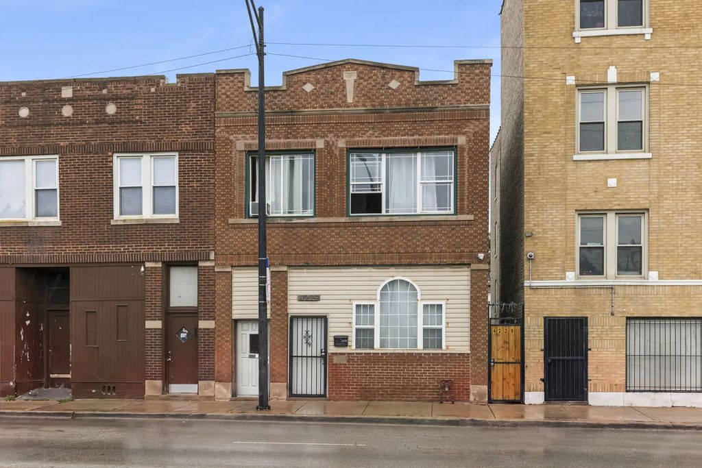 4229 W Division Street, Chicago