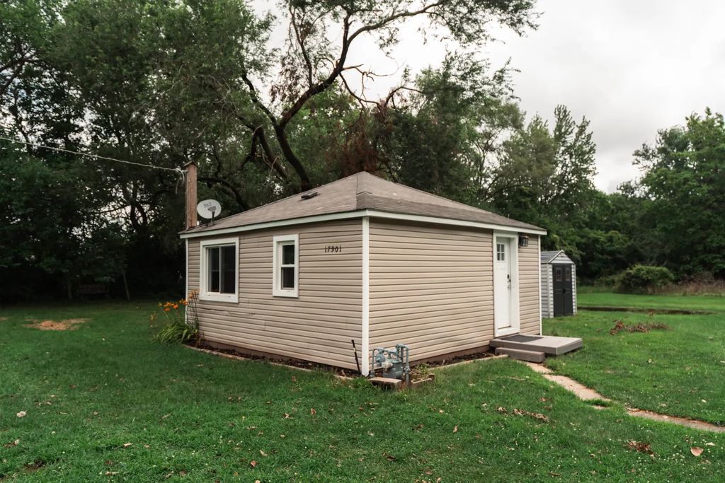 17901 Springfield Avenue, Homewood
