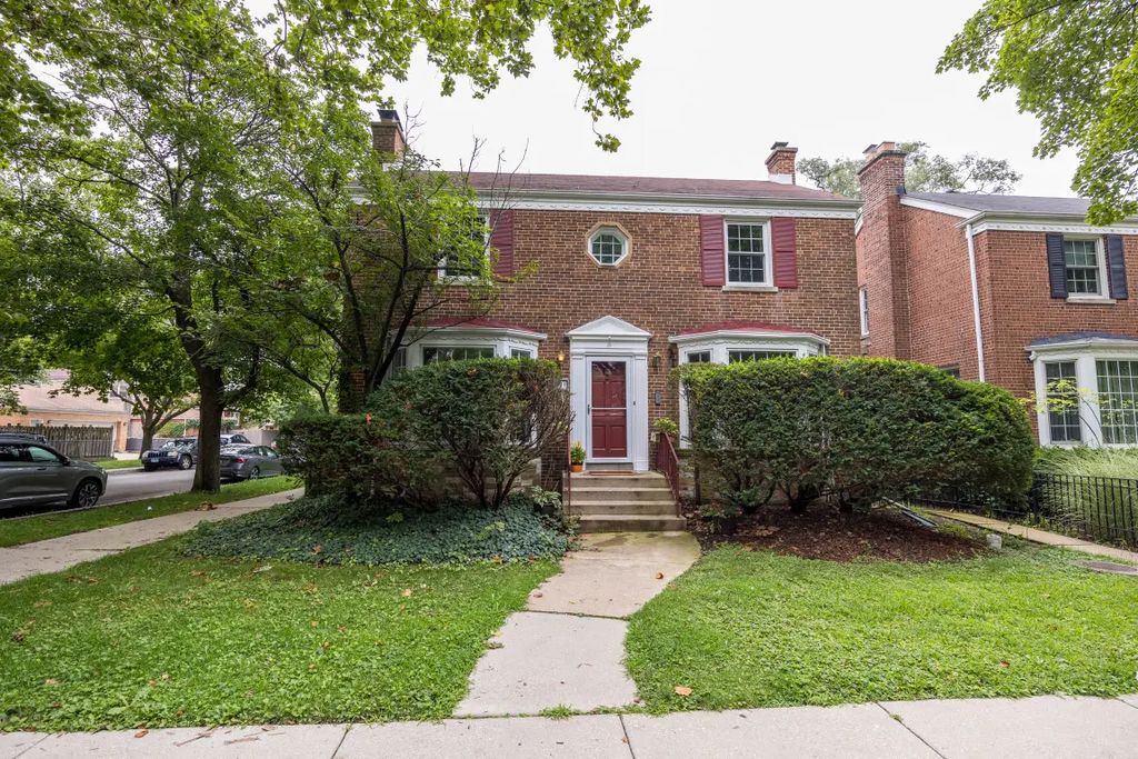 2701 W Fitch Avenue, Chicago, 60645