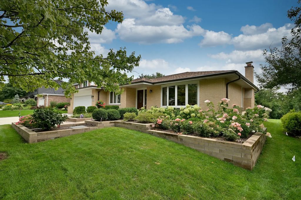 7821 Dorchester Lane, Darien