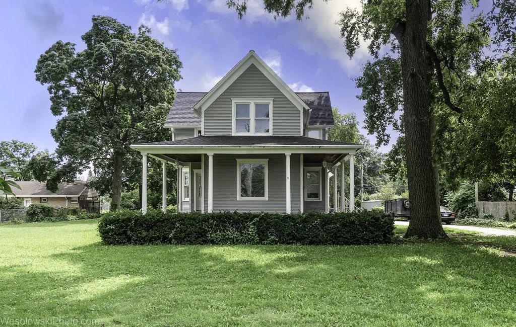 1961 Miner Street, Des Plaines