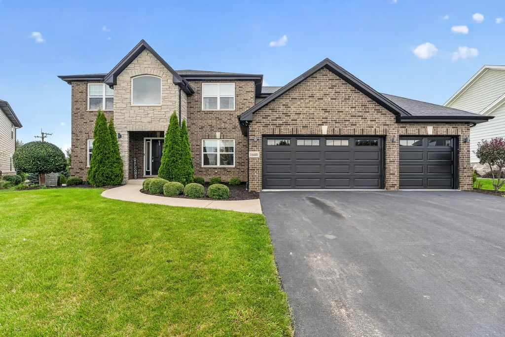 16440 W Turnberry Circle, Lockport