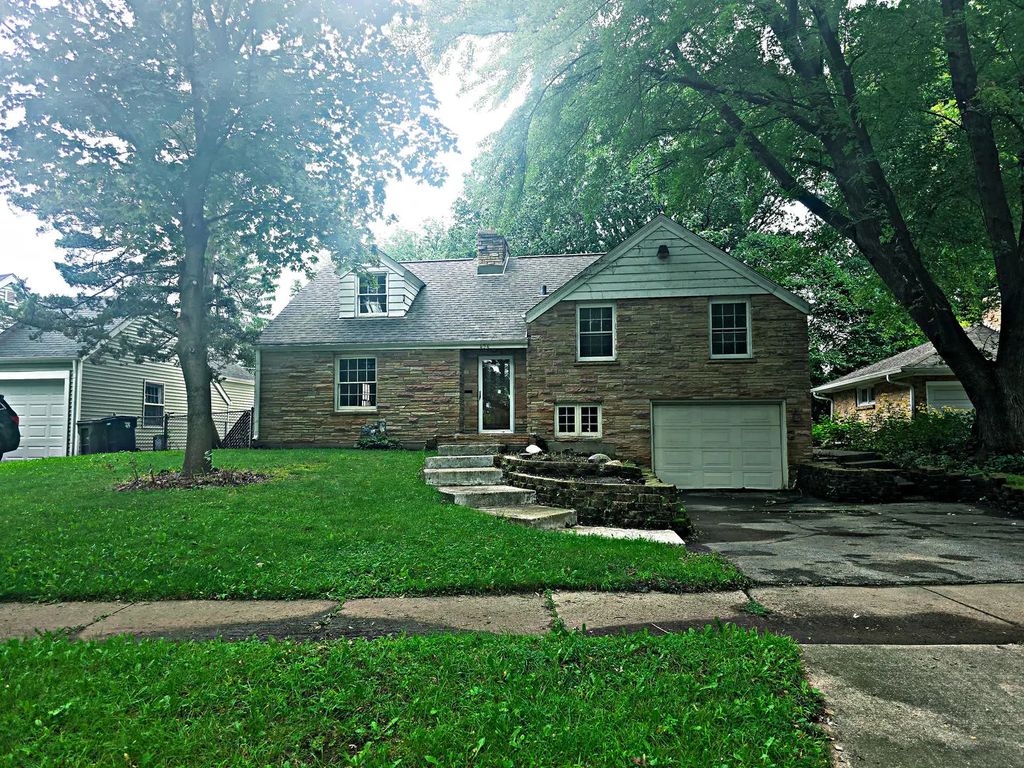 454 N Commonwealth Avenue, Elgin