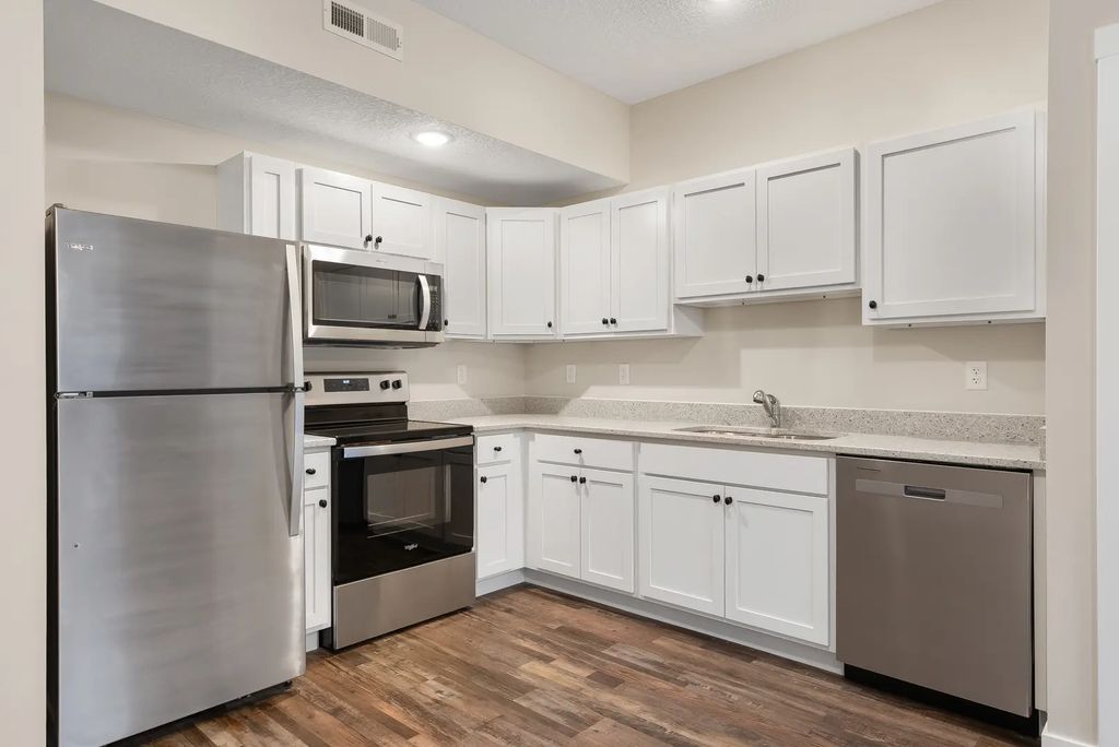1164 Devils Glen Road 012, Bettendorf