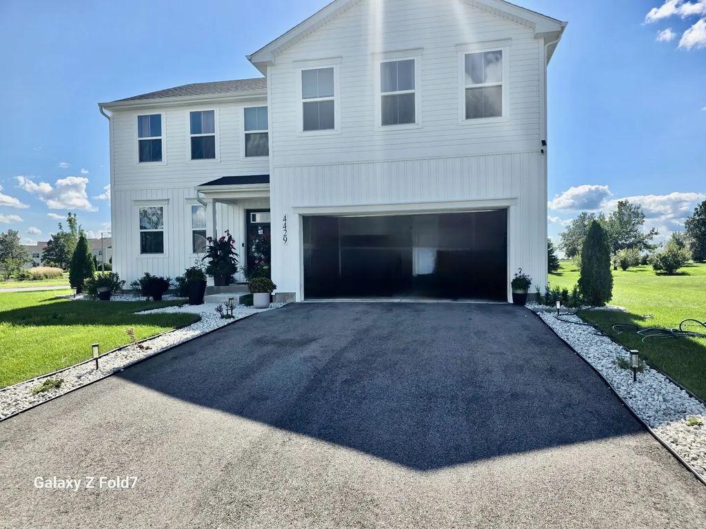 4429 Tampa Drive, Yorkville