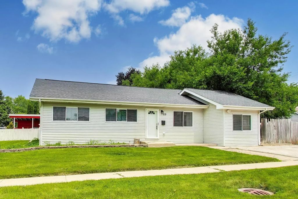 119 W Elmwood Avenue, West Chicago