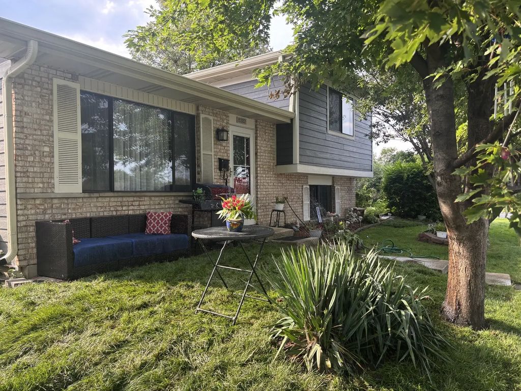 6282 Kit Carson Drive 6282, Hanover Park