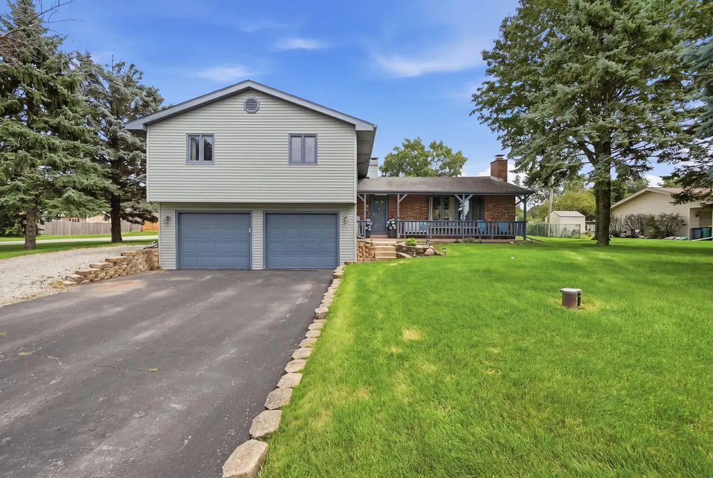 16123 S Peerless Drive, Plainfield