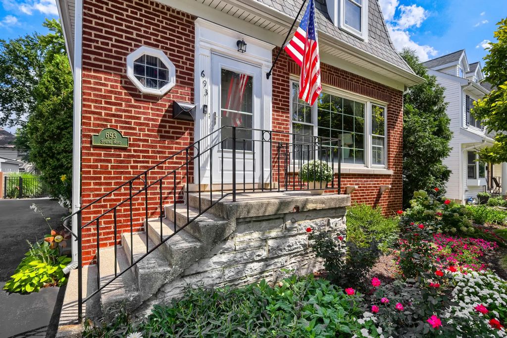 693 S Spring Road, Elmhurst