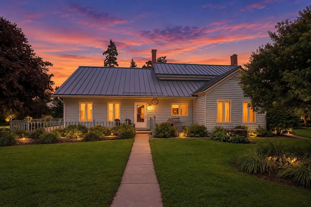 6424 Mccullom Lake Road, Wonder Lake