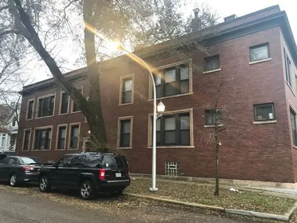 3762 N Kenmore Avenue 1s, Chicago
