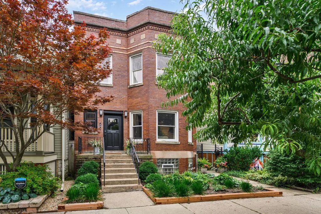 1633 W Olive Avenue, Chicago, 60660