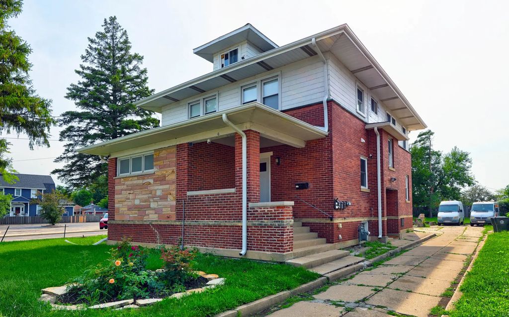 6 S Monterey Avenue A, Villa Park