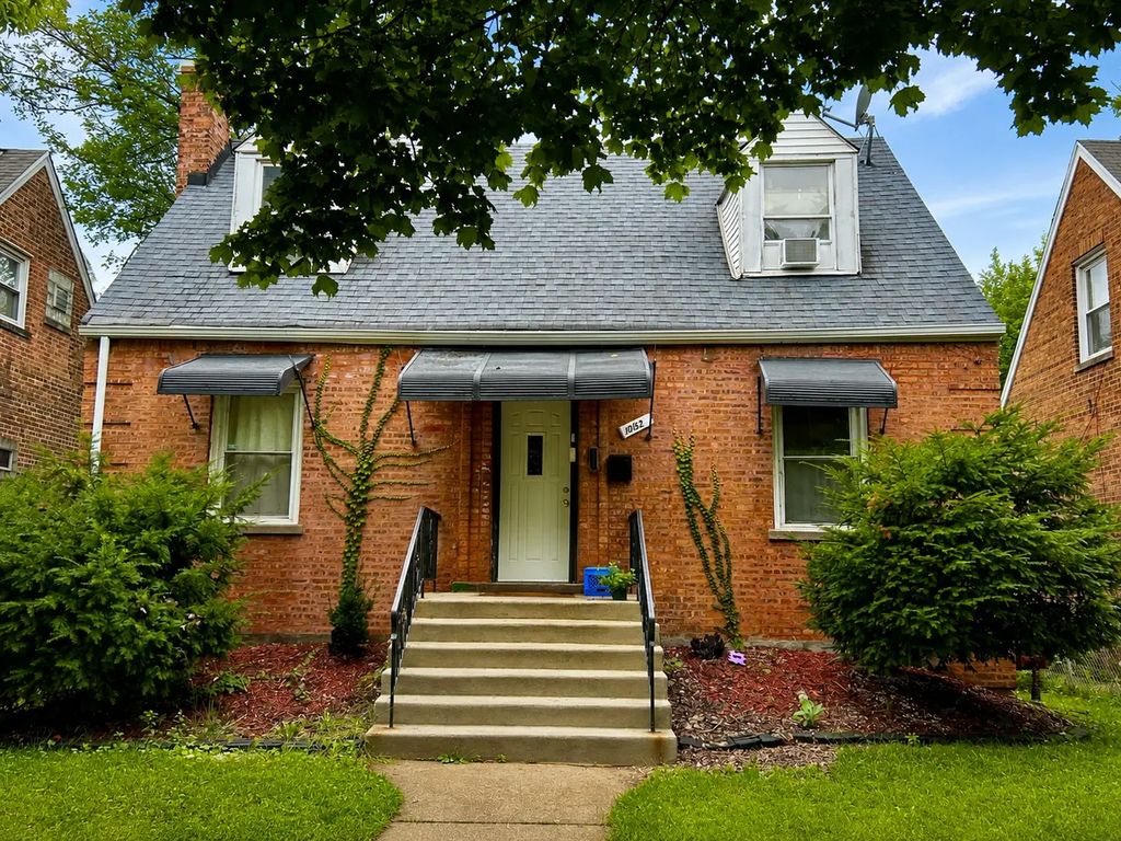 10152 S Bensley Avenue, Chicago