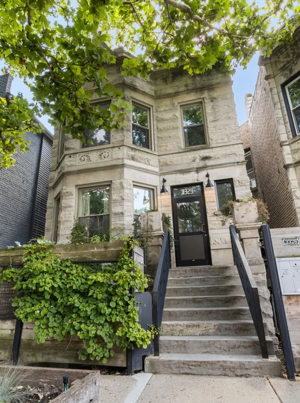 3329 W Pierce Avenue, Chicago, 60651