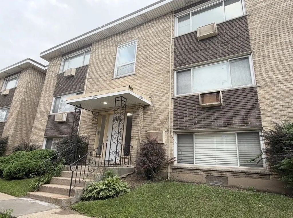 2033 W 111th Street 2n, Chicago