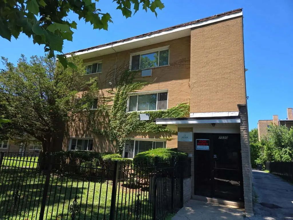 7530 S Saginaw Avenue 2b, Chicago