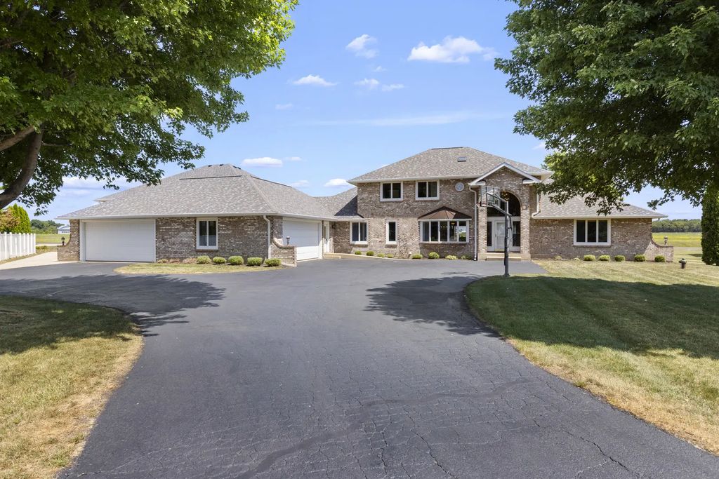 2601 Cessna Circle, Poplar Grove