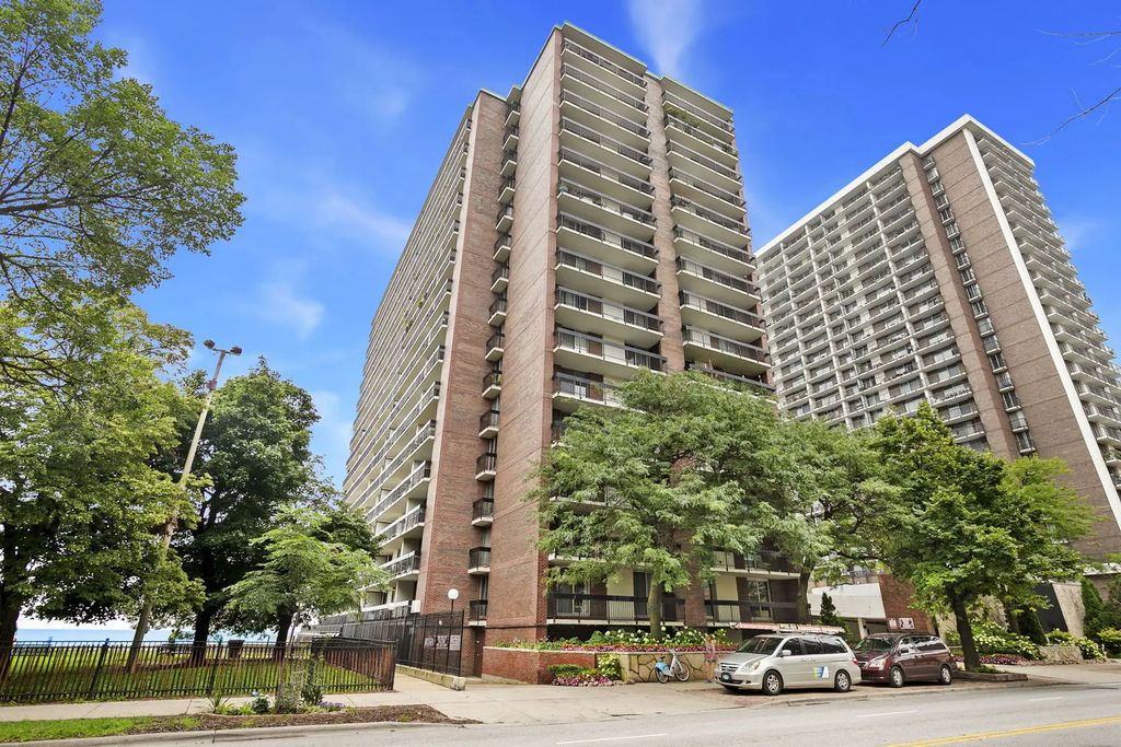 5901 N Sheridan Road 13f, Chicago