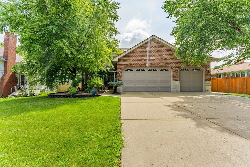 5207 Warren Avenue, Hillside