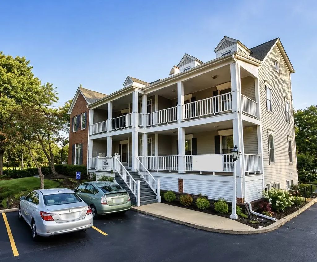 520 W Roosevelt Road, Wheaton