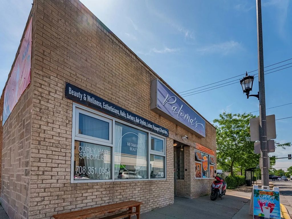2137 Oak Park Avenue, Berwyn