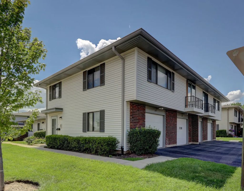 1101 Quanset Court, Schaumburg