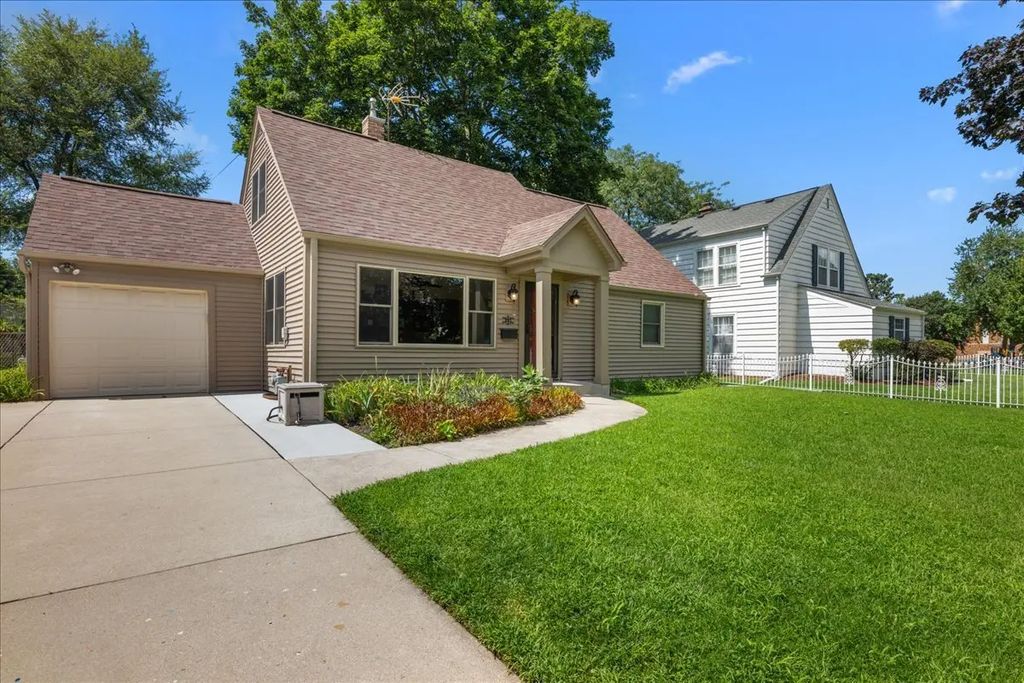 207 S Randall Road, Aurora