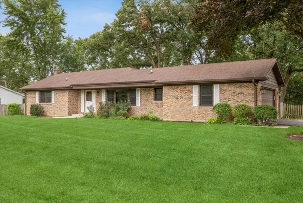 110 Birch Avenue, Lake Bluff