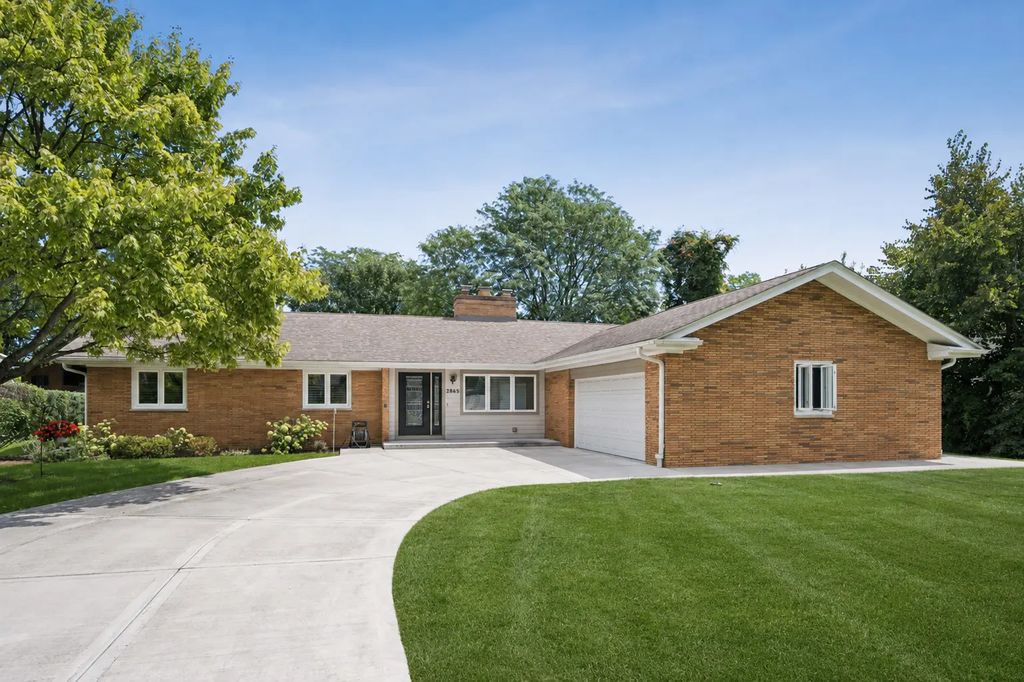 2865 Leanne Court, Northbrook